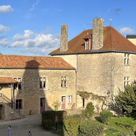 Le Vieux Chateau Airvault Εξωτερικό φωτογραφία