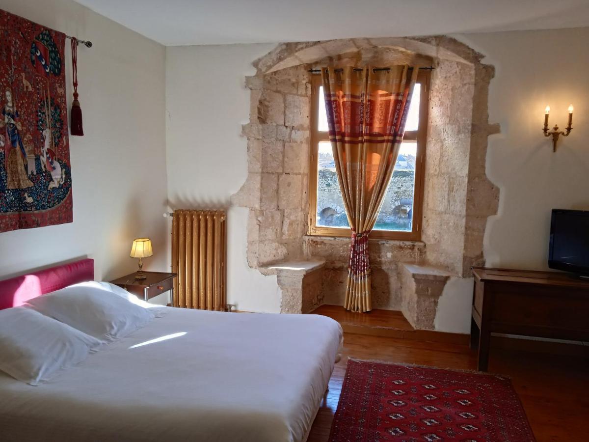 Le Vieux Chateau Airvault Εξωτερικό φωτογραφία