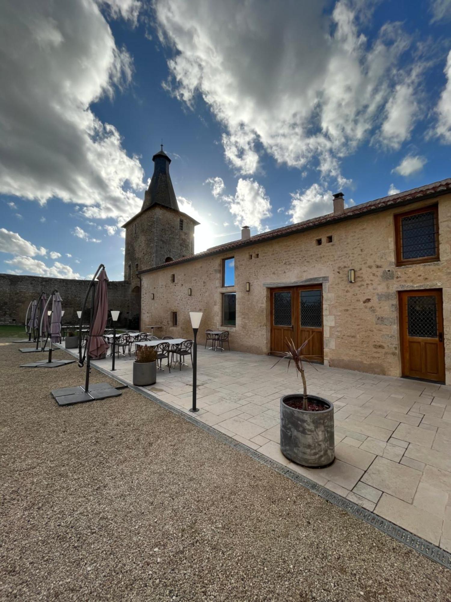 Le Vieux Chateau Airvault Εξωτερικό φωτογραφία