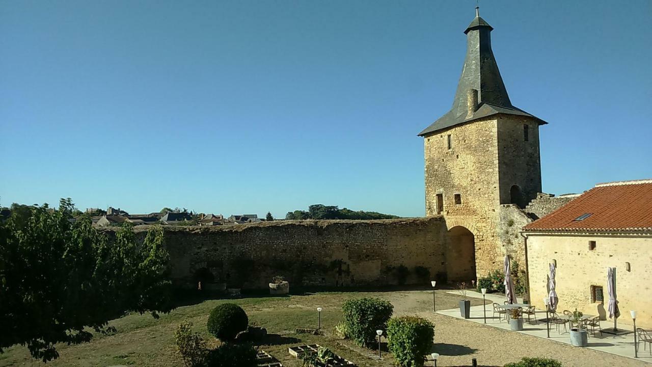 Le Vieux Chateau Airvault Εξωτερικό φωτογραφία