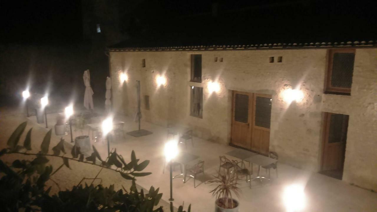 Le Vieux Chateau Airvault Εξωτερικό φωτογραφία